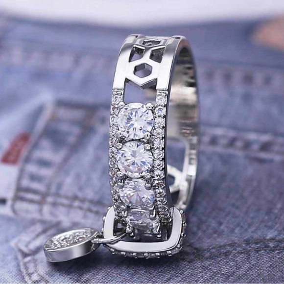 “”Only One Left!!!NEW SILVER COLOR DROP STONE RING - Picture 5 of 7